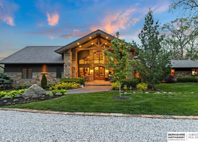 Property at 14105 N 132nd St, Omaha, NE 68142, 5 beds, 3.5 baths