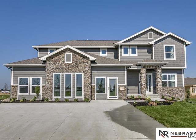 Property at 11719 S 123rd Ave, Papillion, NE 68046, 6 beds, 3.5 baths
