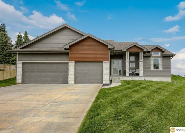 Property at 2907 N 167 Cir, Omaha, NE 68116, 3 beds, 2.5 baths