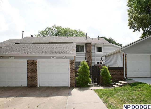 Property at 7607 S 88 St, La Vista, NE 68128, 3 beds, 3.5 baths