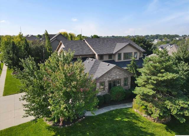 Property at 18107 Leavenworth St, Omaha, NE 68022, 5 beds, 4.5 baths