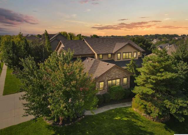 Property at 18107 Leavenworth St, Omaha, NE 68022, 5 beds, 4.5 baths