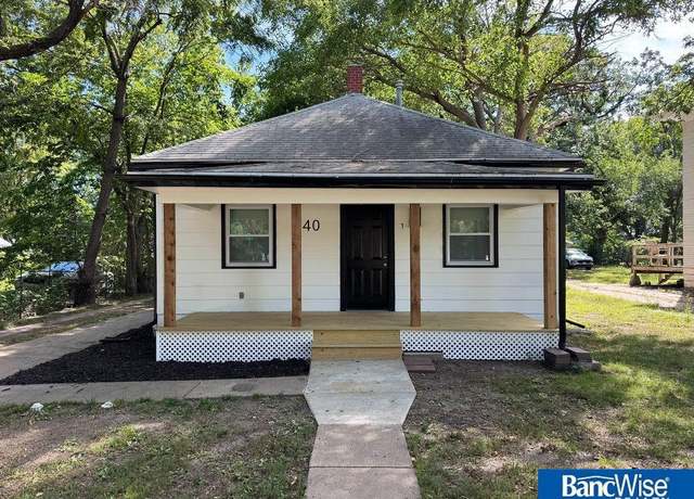 Property at 840 N 29th St, Lincoln, NE 68503, 2 beds, 1 bath