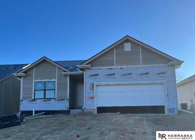 Property at 13206 S 42nd Ave, Bellevue, NE 68123, 3 beds, 3 baths