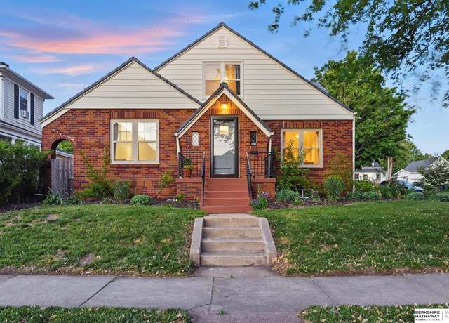 Property at 2701 N 61st St, Omaha, NE 68104, 4 beds, 1.5 baths