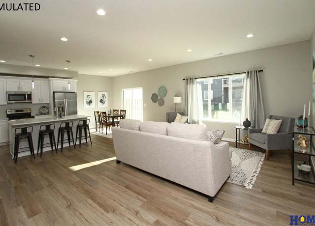 Property at 10715 Shore Front Dr, Lincoln, NE 68527, 4 beds, 3.5 baths