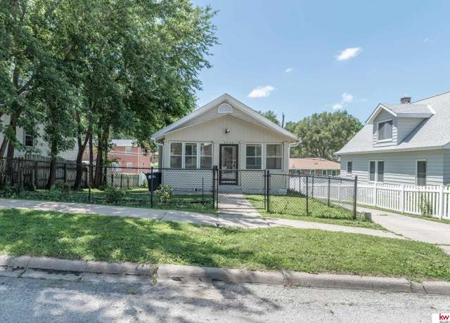 Property at 3320 N 55 St, Omaha, NE 68104, 4 beds, 3 baths