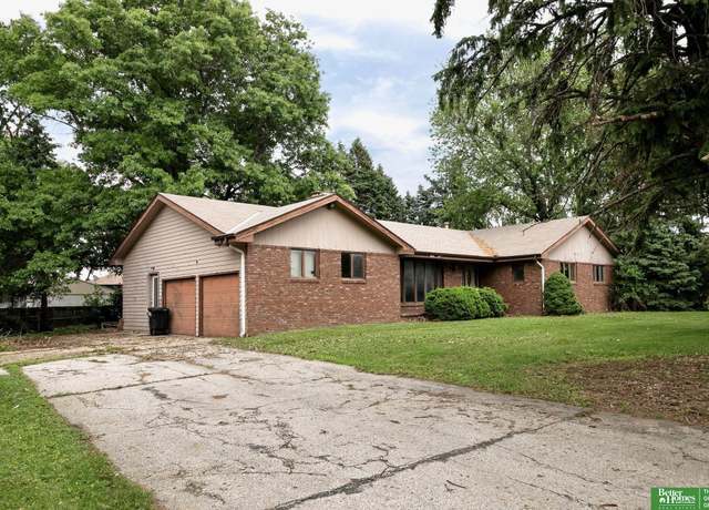 Property at 5130 O St, Omaha, NE 68117, 4 beds, 2.5 baths