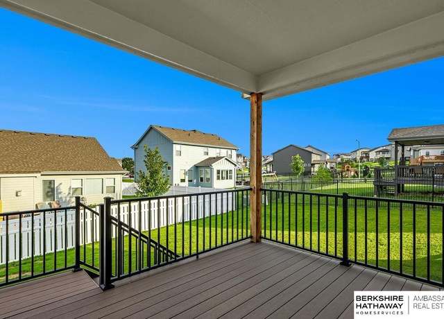 Property at 9613 S 184 St, Omaha, NE 68136, 4 beds, 2.5 baths