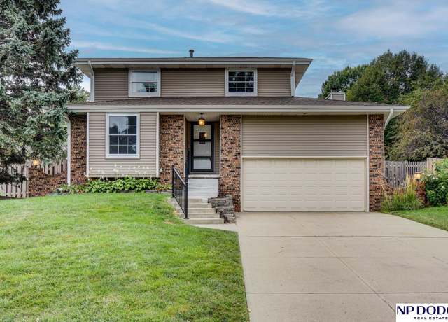 Property at 9235 Madison St, Omaha, NE 68127, 4 beds, 3.5 baths