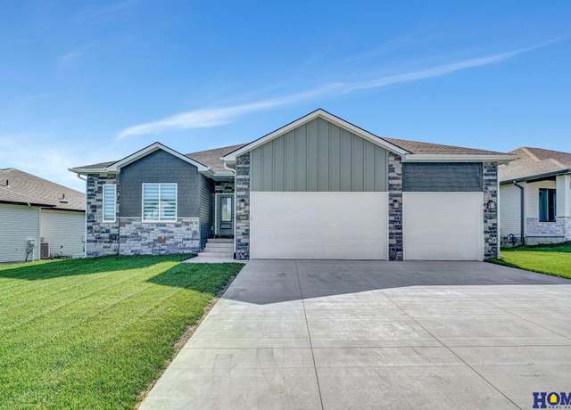 Property at 508 Eloise Ave, Lincoln, NE 68520, 5 beds, 2 baths