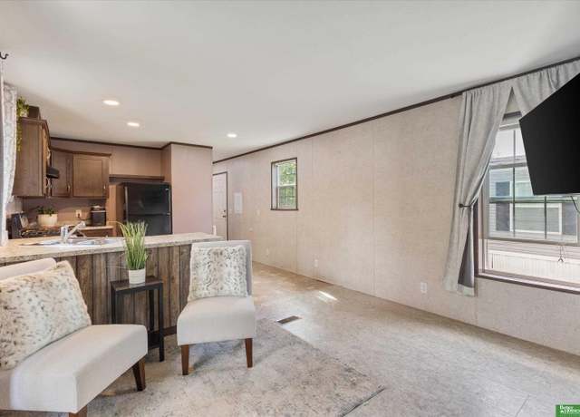 Property at 2902 Hancock St #35, Bellevue, NE 68005, 3 beds, 2 baths