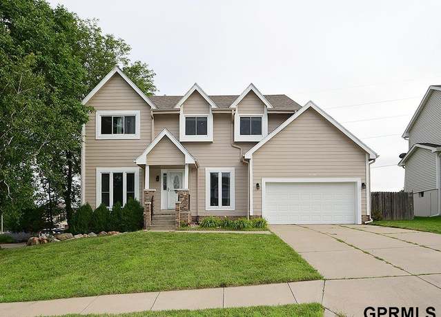 Property at 16130 Parker St, Omaha, NE 68118, 4 beds, 3.5 baths