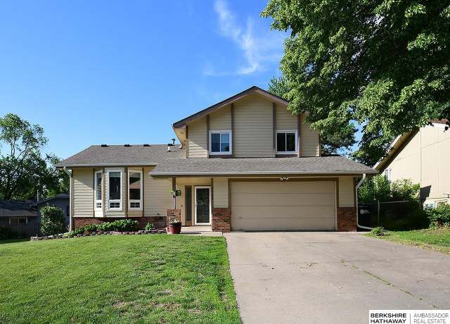Property at 2522 N 130 St, Omaha, NE 68164, 3 beds, 2.5 baths