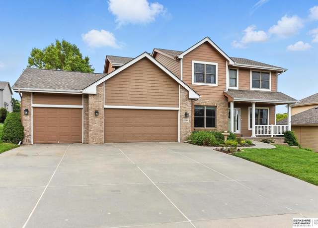 Property at 17534 Jefferson St, Omaha, NE 68135, 5 beds, 1.5 baths