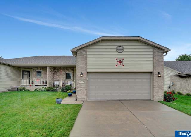 Property at 9143 Round Hill Dr, Lincoln, NE 68526, 3 beds, 3 baths