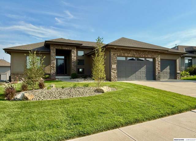 Property at 18830 Spaulding St, Omaha, NE 68022, 6 beds, 3 baths