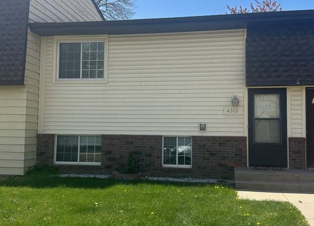Property at 4319 Abbott Rd, Lincoln, NE 68516, 2 beds, 1.5 baths