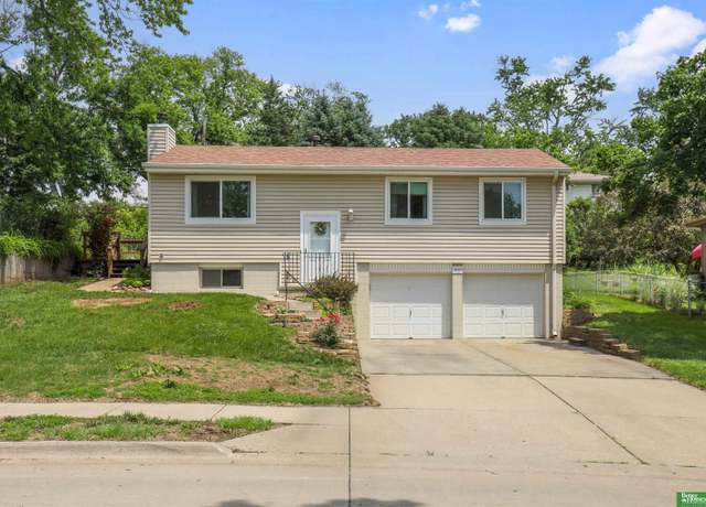 Property at 1835 N 111th St, Omaha, NE 68154, 3 beds, 1.5 baths