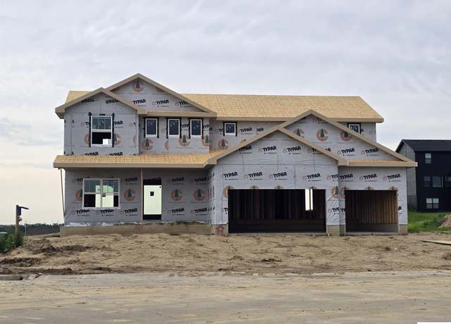 Property at 11117 N 162 Cir, Bennington, NE 68007, 5 beds, 2.5 baths
