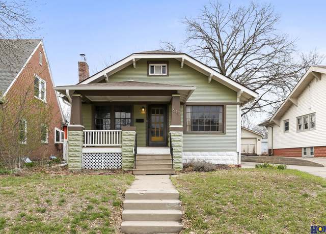Property at 610 S 37th St, Lincoln, NE 68510, 4 beds, 2 baths