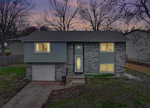 Property at 4700 Goldenrod Ln, Lincoln, NE 68512, 3 beds, 1.5 baths