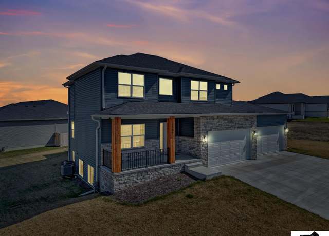 Property at 7500 Jimmie Ave, Lincoln, NE 68516, 4 beds, 2.5 baths