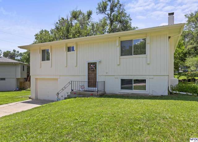 Property at 8510 Citta Dr, Bellevue, NE 68147, 3 beds, 1.5 baths