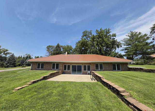 Property at 7731 S 31 St, Bellevue, NE 68147, 4 beds, 3 baths