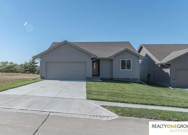 Property at 1184 Meadow Ln, Plattsmouth, NE 68048, 3 beds, 2.5 baths