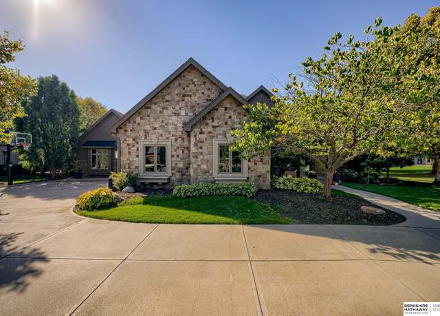 Property at 1228 Ranch View Ln, Omaha, NE 68022, 5 beds, 5 baths