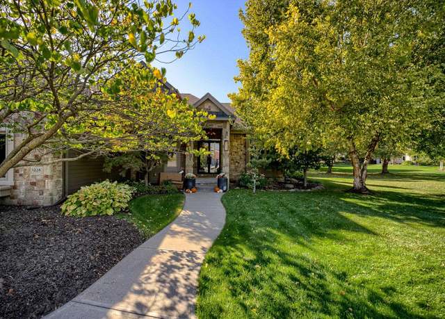 Property at 1228 Ranch View Ln, Omaha, NE 68022, 5 beds, 5 baths