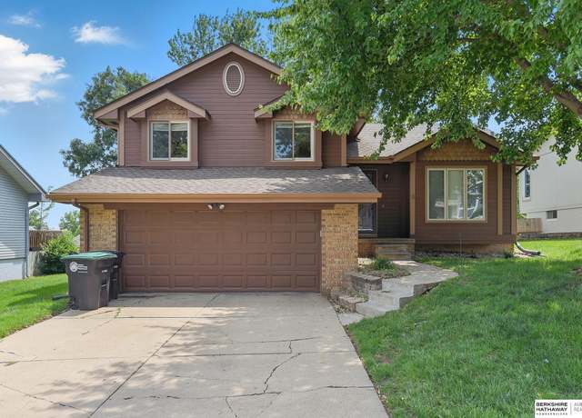 Property at 12335 Wirt St, Omaha, NE 68164, 3 beds, 2.5 baths