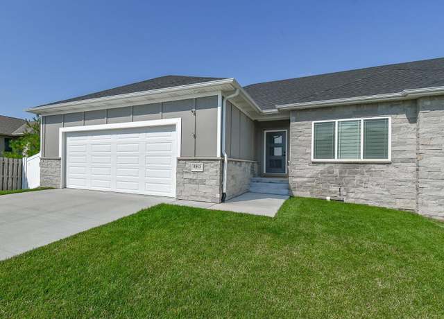 Property at 8915 S 75th St, Lincoln, NE 68516, 4 beds, 3 baths