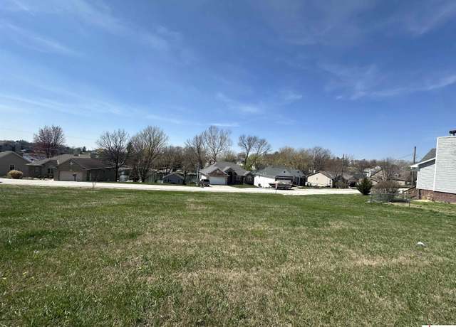 Property at 9601 Clubhouse Cir, Plattsmouth, NE 68048
