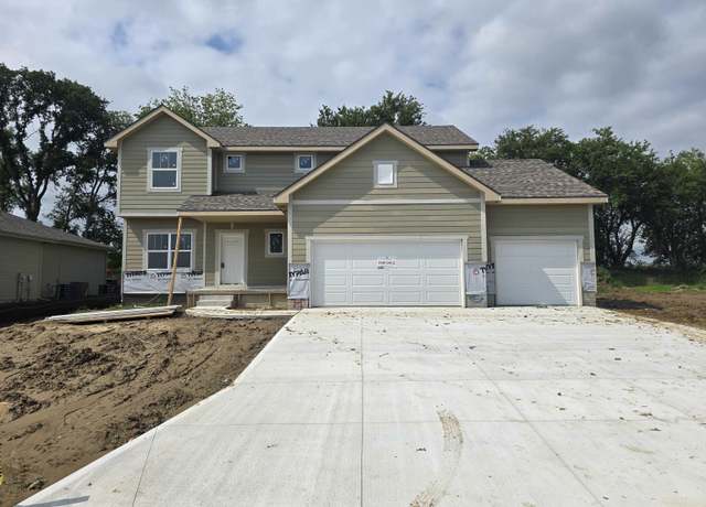 Property at 17652 Potter St, Bennington, NE 68007, 5 beds, 3.5 baths