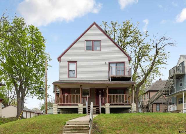 Property at 2430 R St, Lincoln, NE 68503, 4 baths