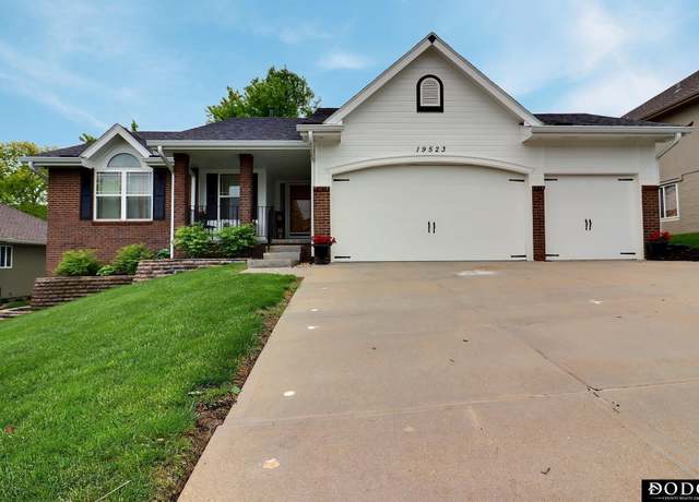 Property at 19523 Binney Cir, Elkhorn, NE 68022, 4 beds, 3 baths