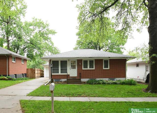 Property at 1609 N 71st St, Lincoln, NE 68505, 3 beds, 1.5 baths