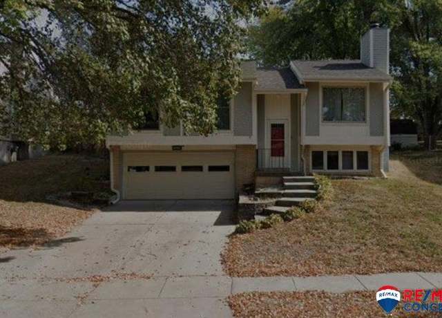 Property at 6010 Queens Dr, Lincoln, NE 68516, 3 beds, 1.5 baths