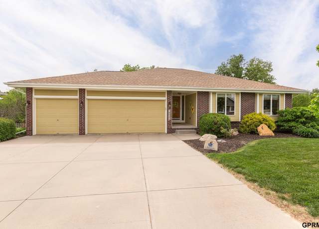 Property at 19588 Ridgeway Rd, Plattsmouth, NE 68048, 4 beds, 3 baths