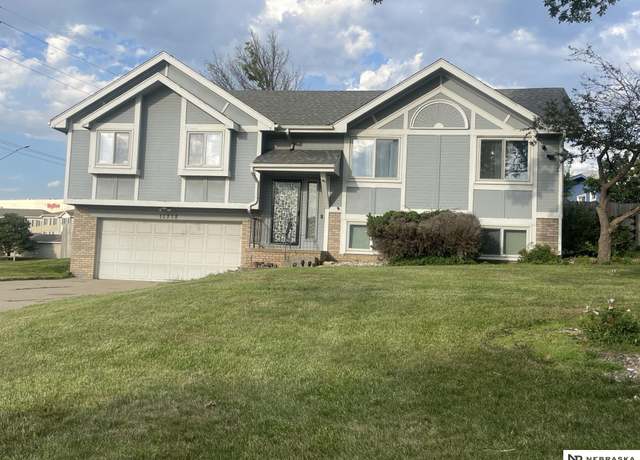 Property at 11218 Grande Ave, Omaha, NE 68164, 3 beds, 2 baths
