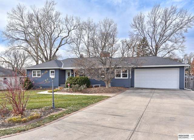 Property at 836 S 88th St, Omaha, NE 68114, 5 beds, 2.5 baths