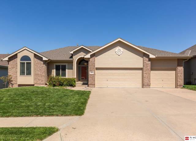 Property at 4902 Coffey St, Bellevue, NE 68133, 4 beds, 3.5 baths