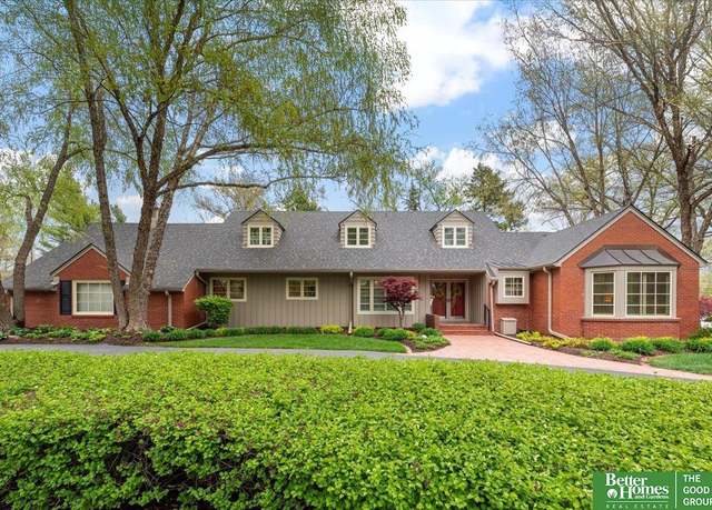 Property at 820 Fairacres Rd, Omaha, NE 68132, 4 beds, 4.5 baths