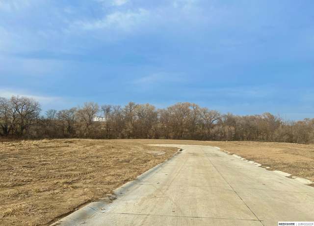 Property at 5702 S 200th Cir, Omaha, NE 68135