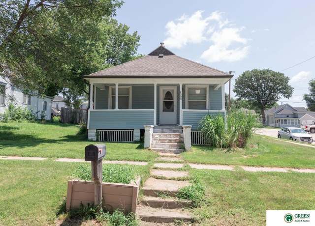 Property at 1300 N Burlington Ave, York, NE 68467, 2 beds, 1 bath
