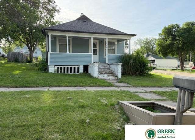 Property at 1300 N Burlington Ave, York, NE 68467, 2 beds, 1 bath