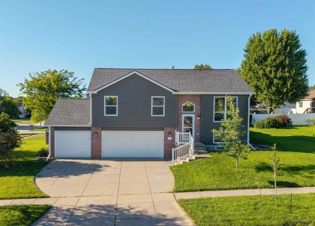Property at 2110 Herel St, Lincoln, NE 68512, 3 beds, 3 baths
