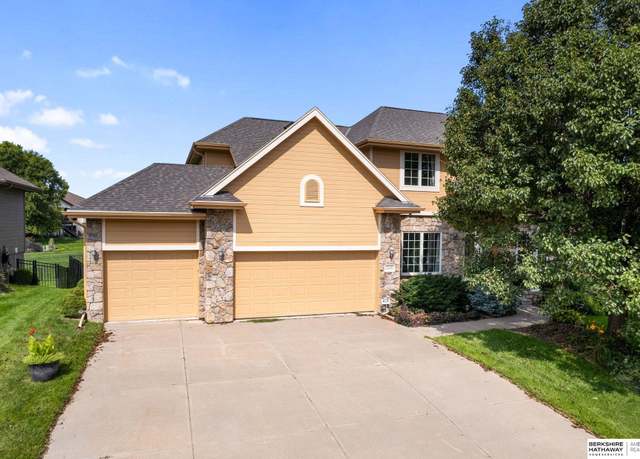Property at 2508 N 169 St, Omaha, NE 68116, 5 beds, 3.5 baths